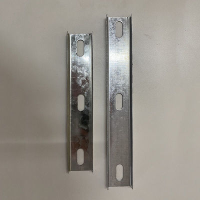 qualità  Smooth Surface Cable Tray Fittings Bridge Cross Arm 1.5mm Thickness fabbrica